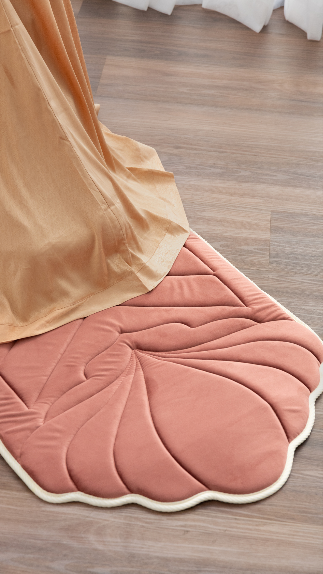 Velvet Memory Foam - Blush